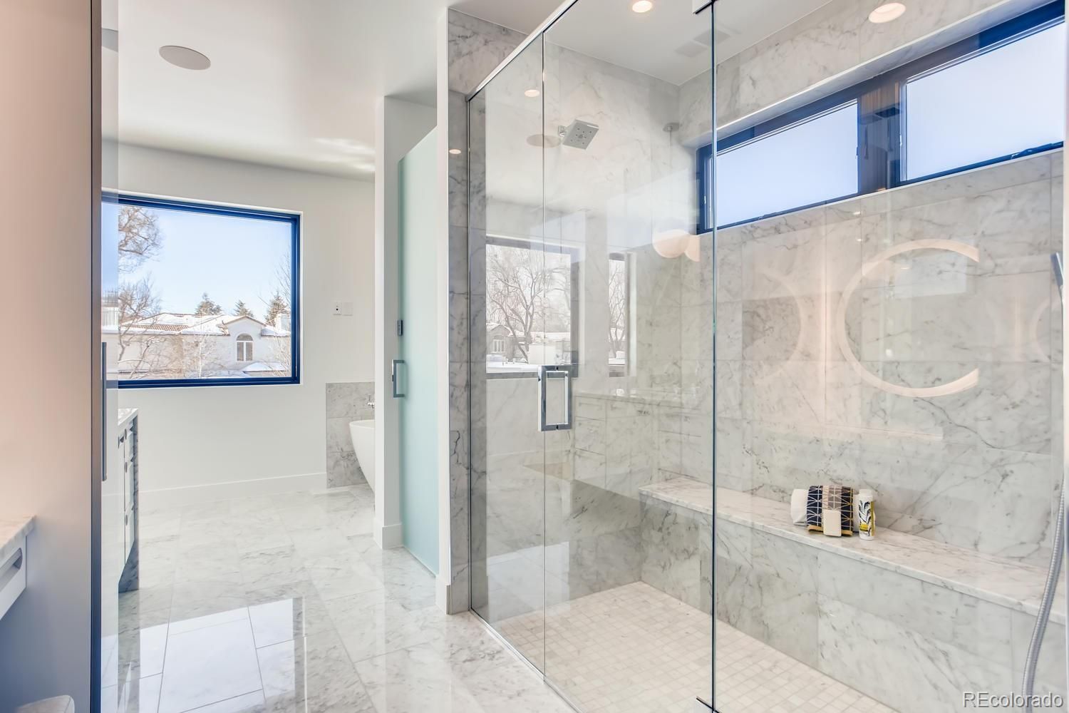 Modern Bathroom — Aurora, CO — TNT Glass LLC