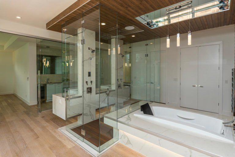 Bathroom Shower Glass — Aurora, CO — TNT Glass LLC