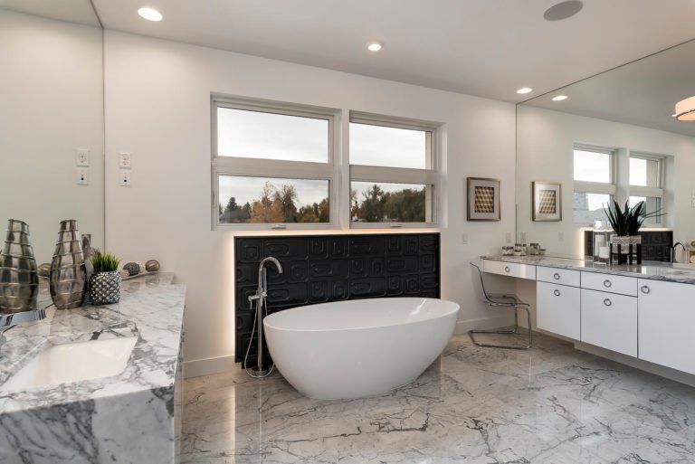 Bathroom Bathtub — Aurora, CO — TNT Glass LLC