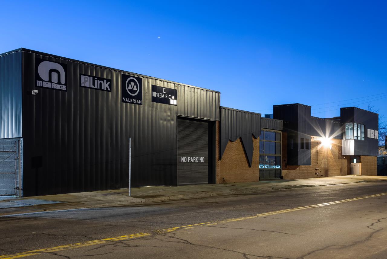 Commercial Exterior with Glass Wall — Aurora, CO — TNT Glass LLC