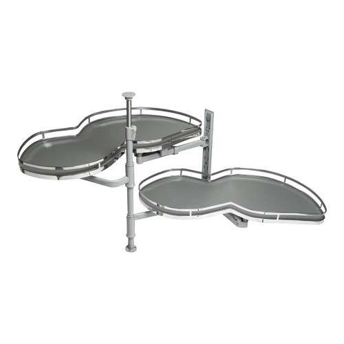 Sistema de estanterías extraíbles para armario esquinero de cocina gris.