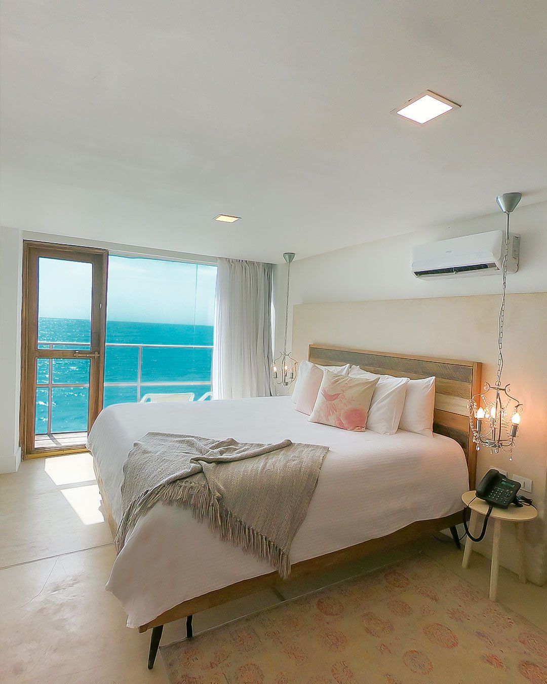 Disfrute de la belleza del Caribe desde su habitación en el Aria by LD Hoteles.