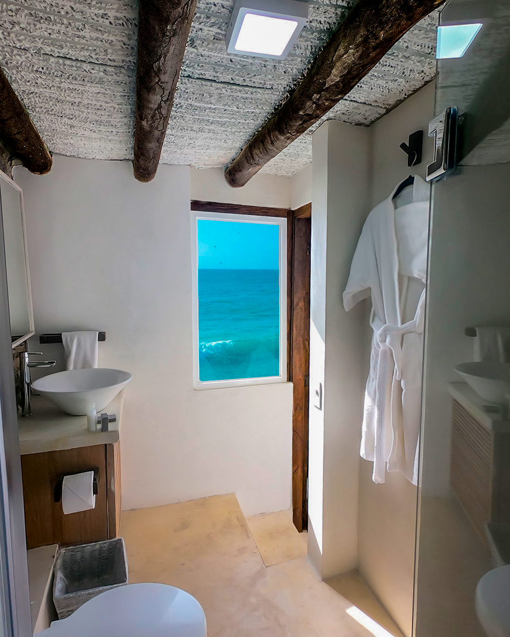 Disfrute de un baño revitalizante en Aria by LD en La Caranta, Isla Margarita.