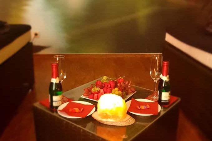 Sekt und Obst Wellness Salzgrotte Salina