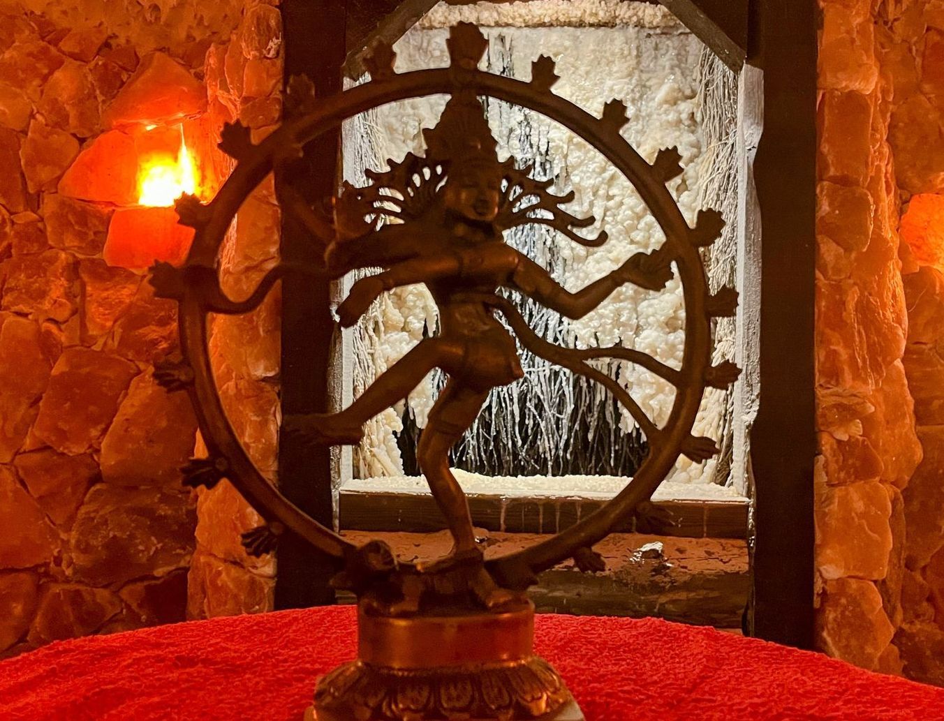 meditatives Symbol in der Salzgrotte Salina