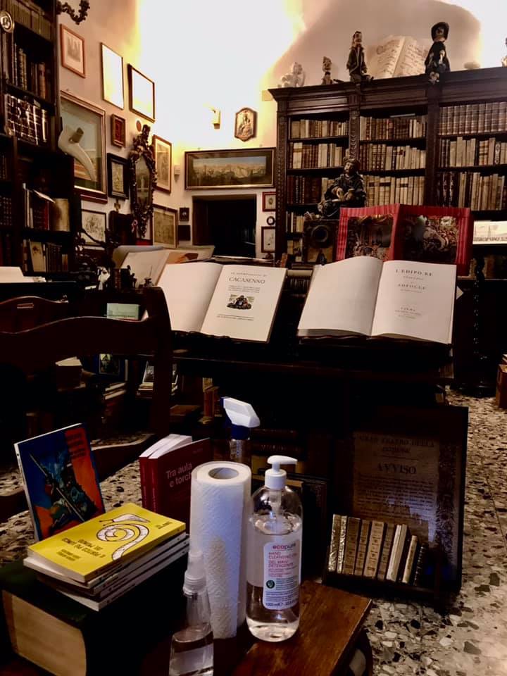 interni della libreria