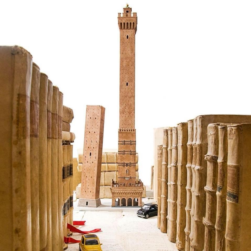 riproduzione delle Torri di Bologna