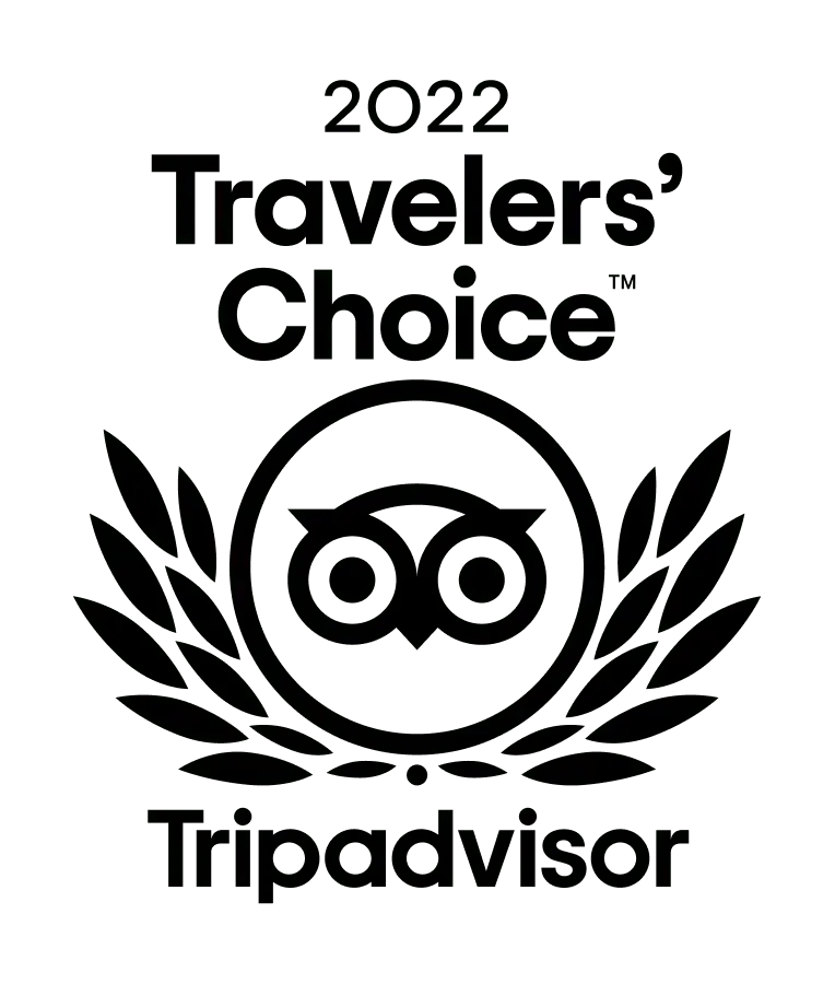 Um logotipo em preto e branco para o tripadvisor escolhido pelos viajantes.
