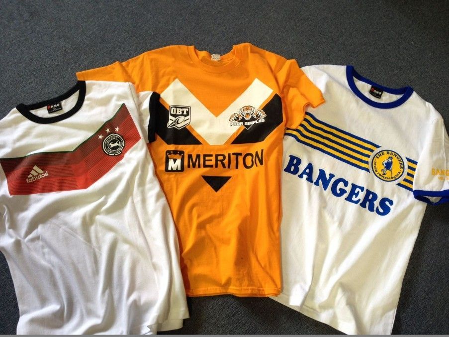 Three T-shirts With One That Says Meriton on It — Fab Art in Wallabi Point, NSW