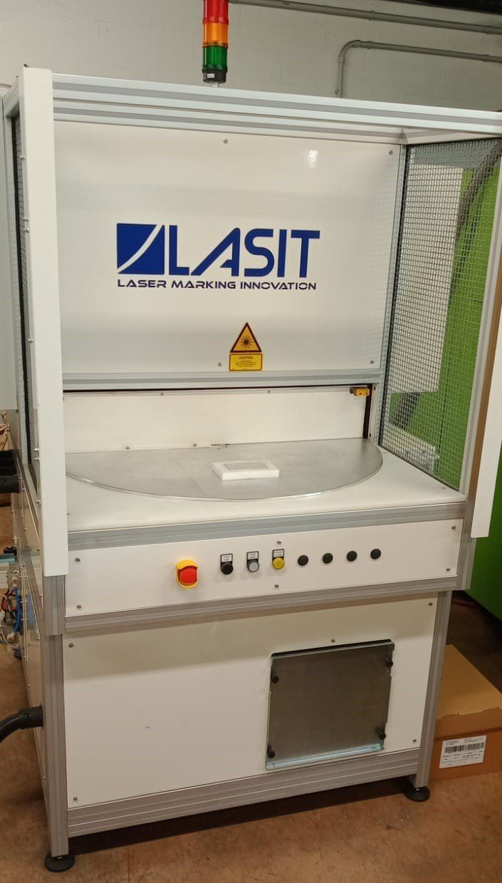 Macchinario industriale per taglio laser