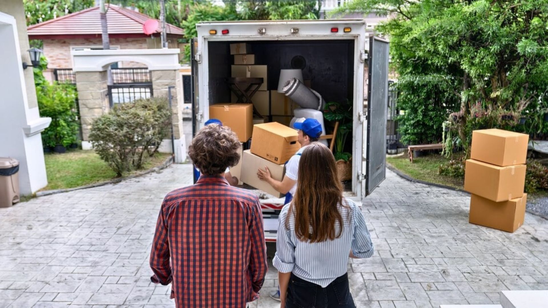 Moving House Help What to Do a Week Before Moving House?