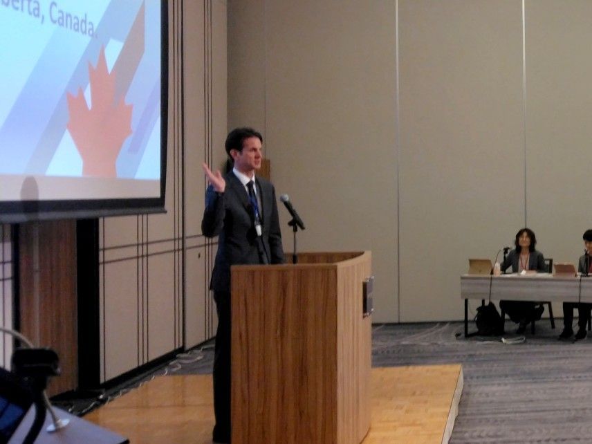 David Perdue speaking at a TJCS seminar in Nagoya
