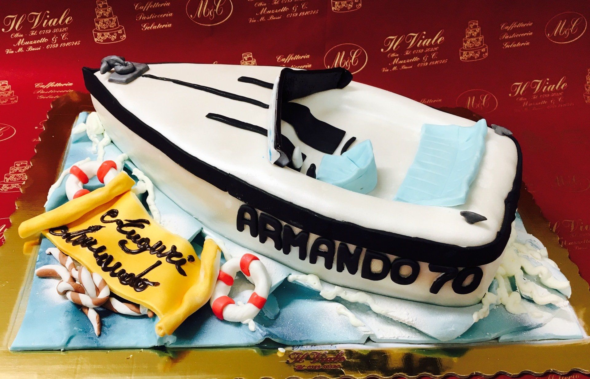 speedboat cake