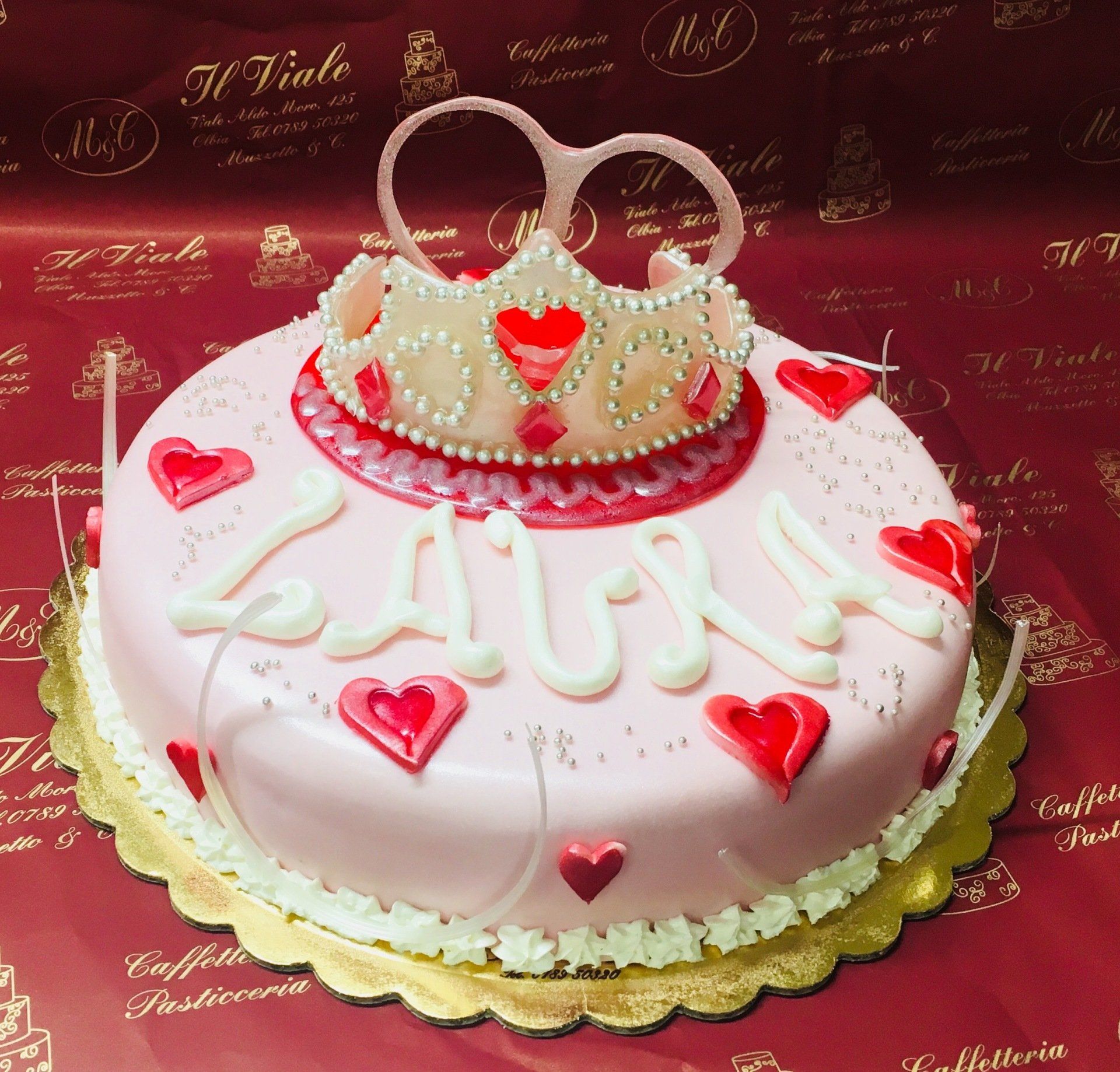 tiara cake