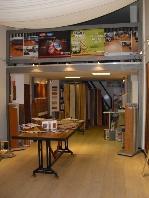 Interno della falegnameria artigianale