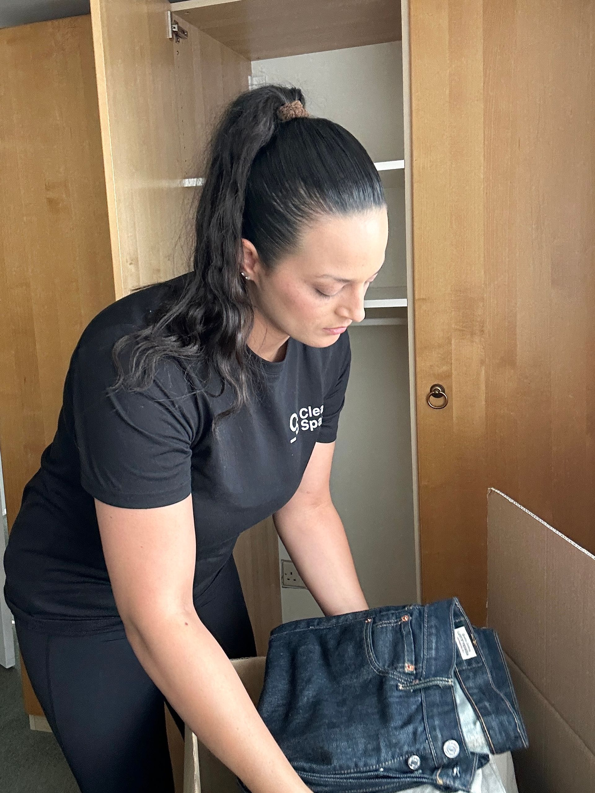 Wardrobe organisation and decluttering service Hertfordshire