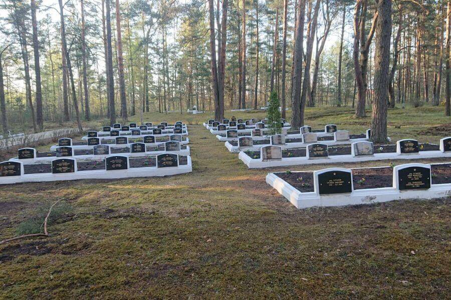 Мемориальные памятники и ансамбли из натурального камня