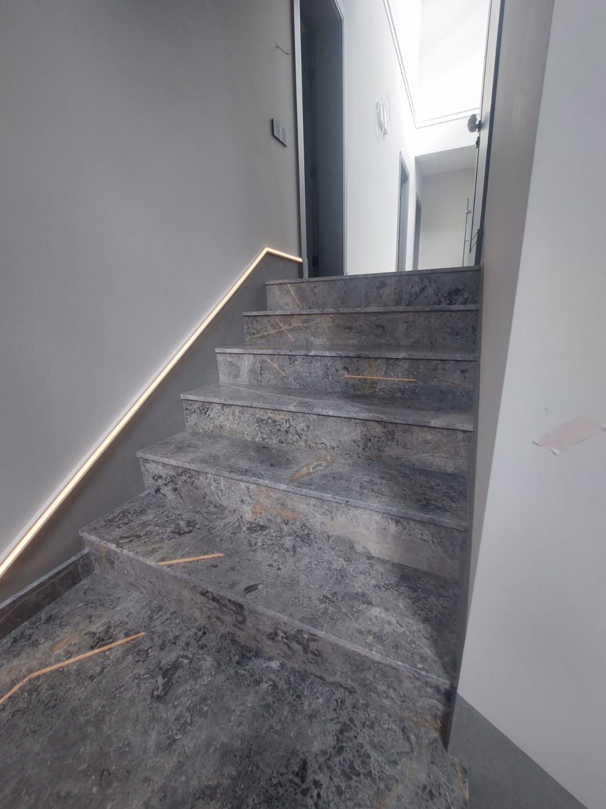 Akmens kāpnes | DABĪGAIS AKMENS, SIA 