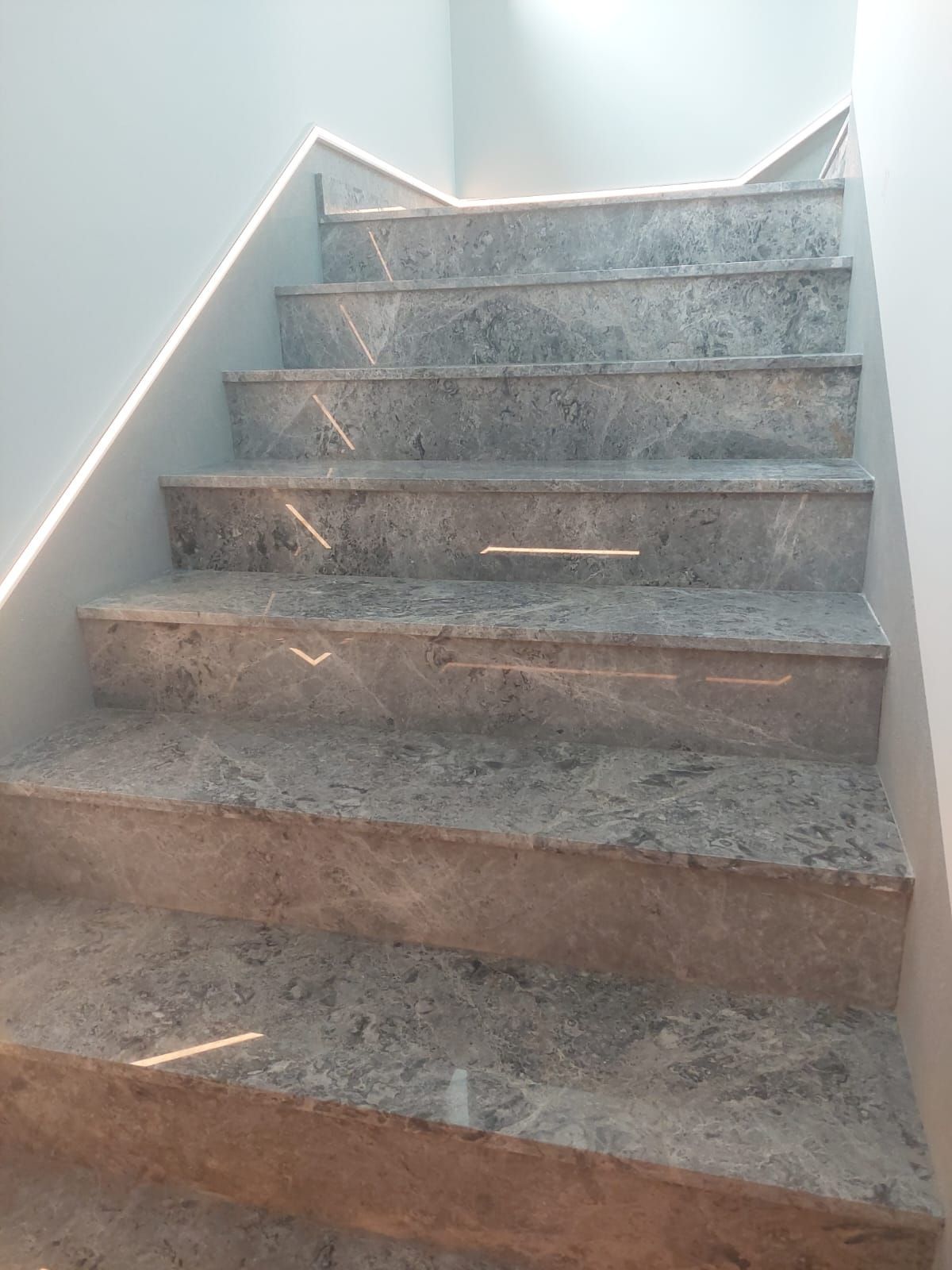 Akmens kāpnes | DABĪGAIS AKMENS, SIA 