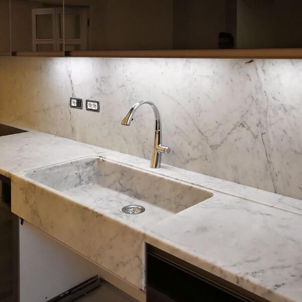 Dabīgais akmens | Akmens virsmas vannas istabai