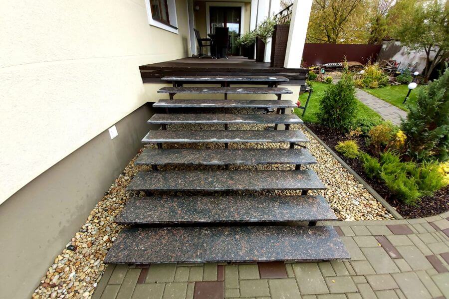 Dabīgā akmens pakāpieni