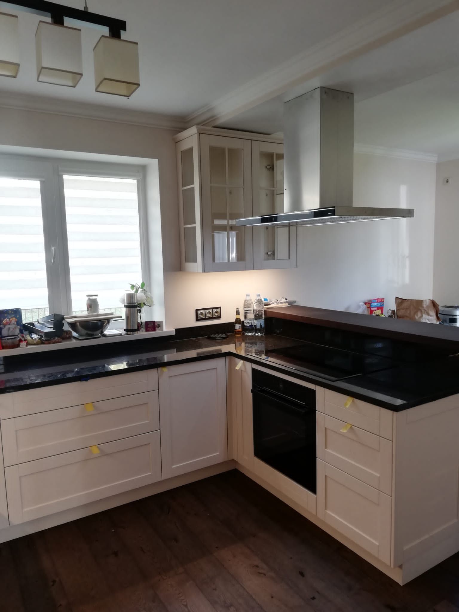 Akmens galda virsmas virtuvei