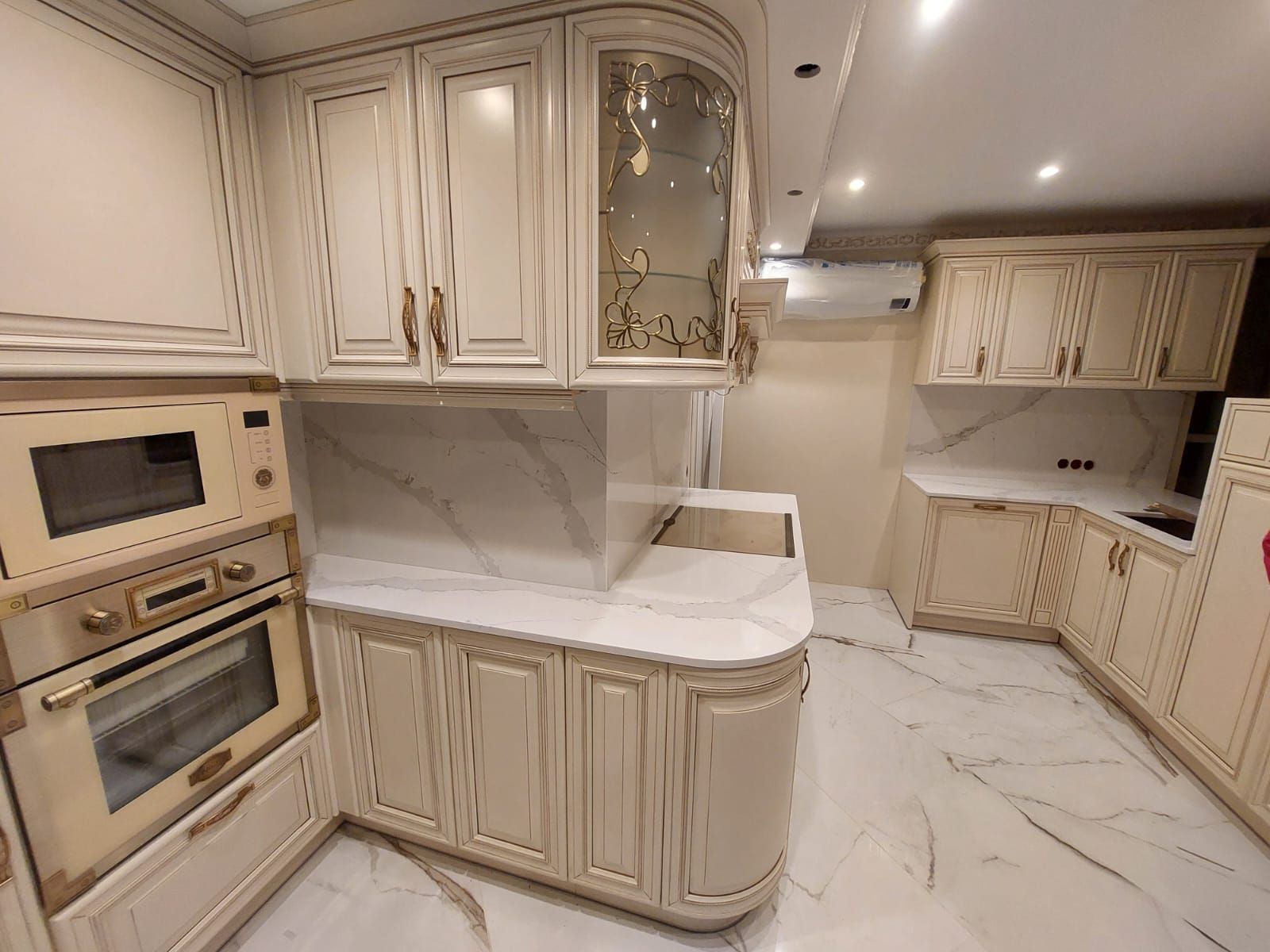 Akmens galda virsmas virtuvei