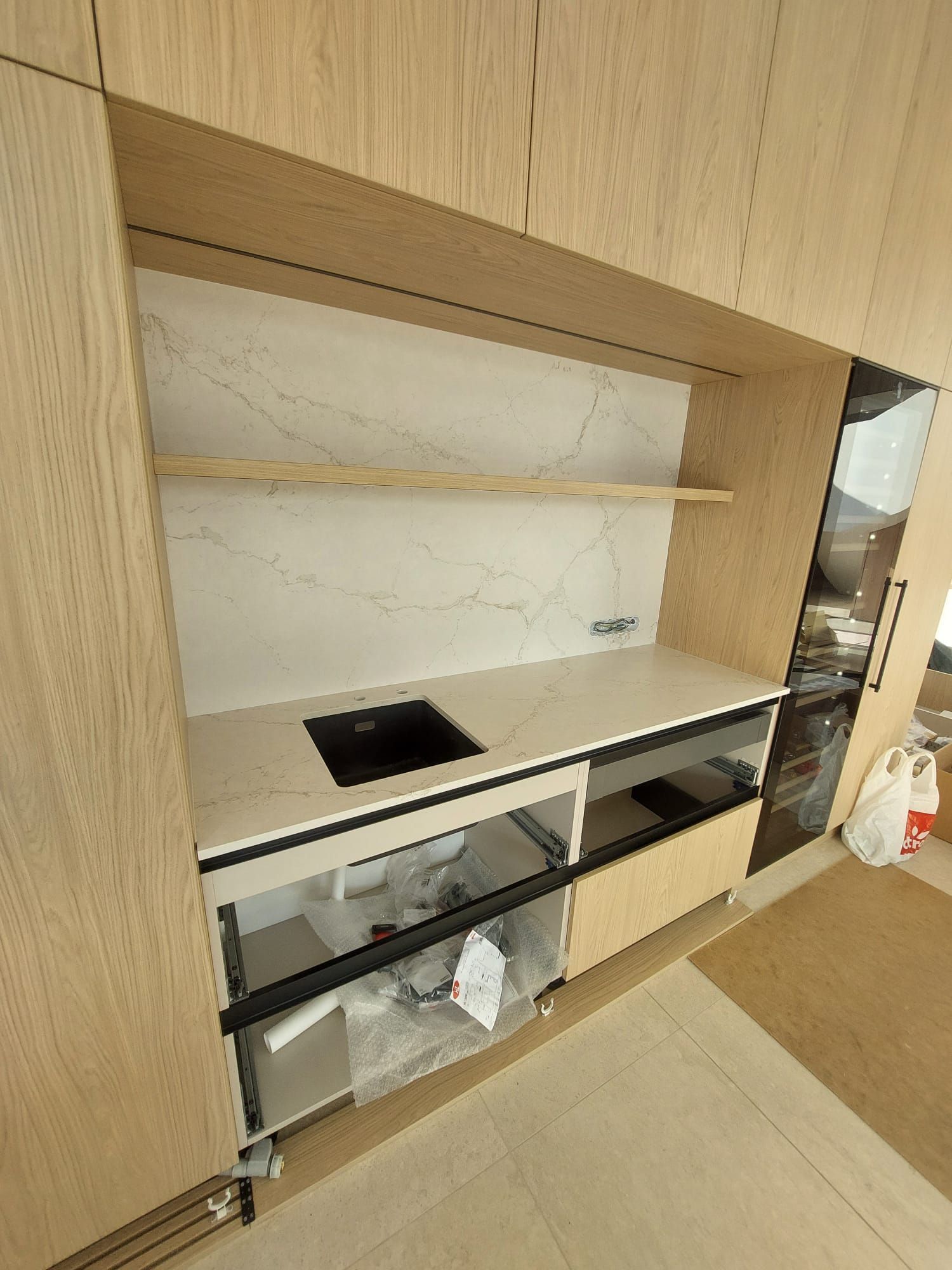 Akmens galda virsmas virtuvei