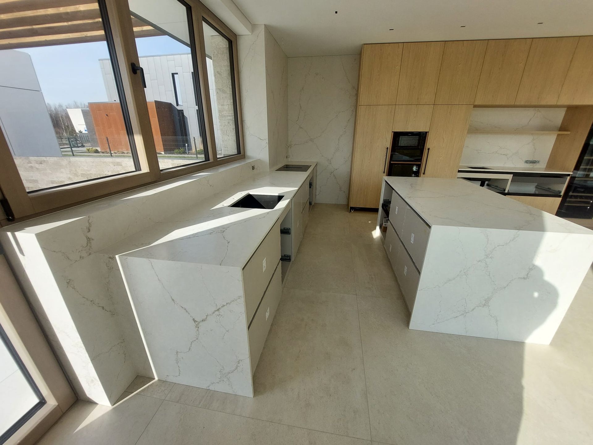 Akmens grīdas un sienas