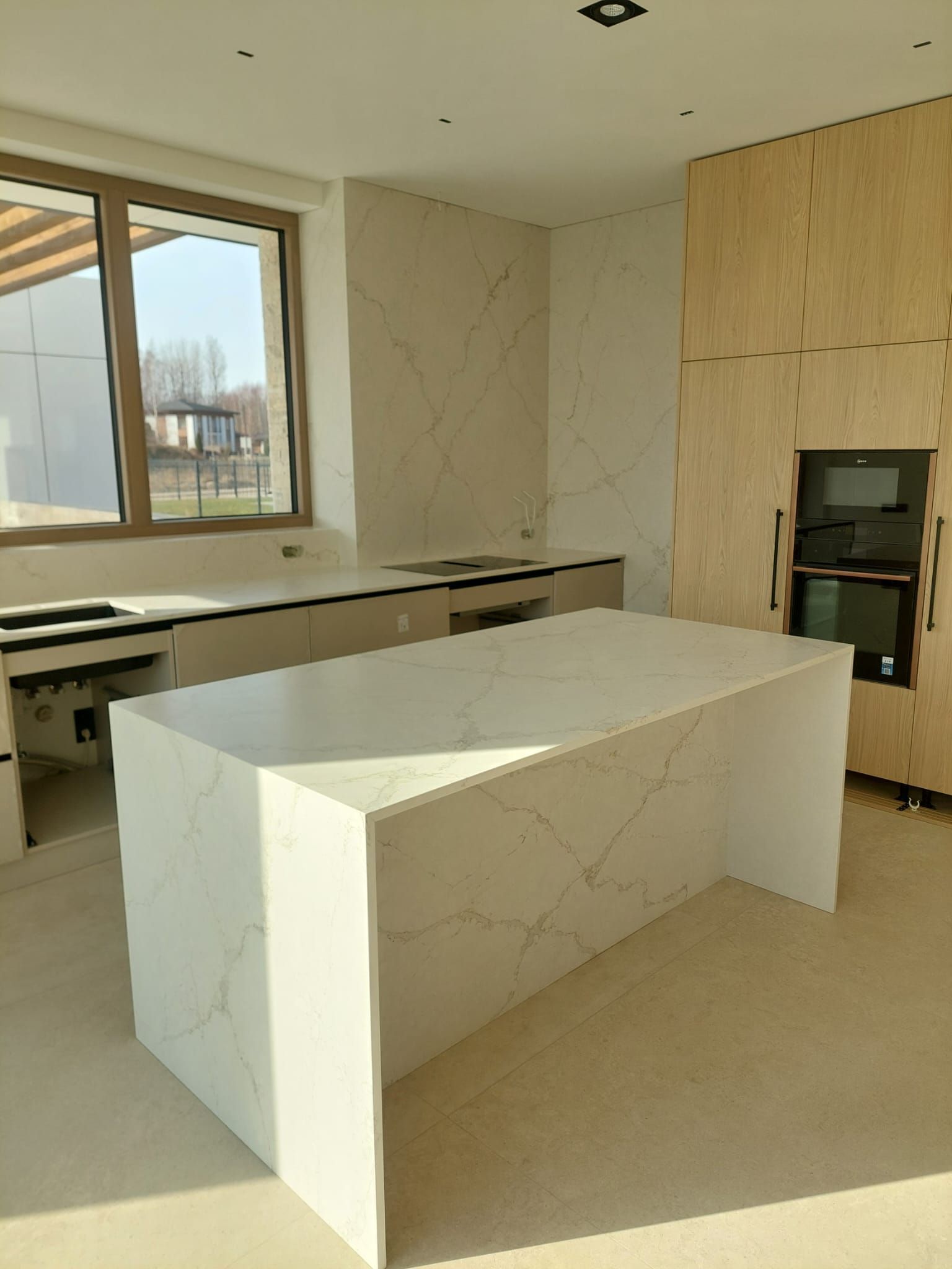 Akmens grīdas un sienas