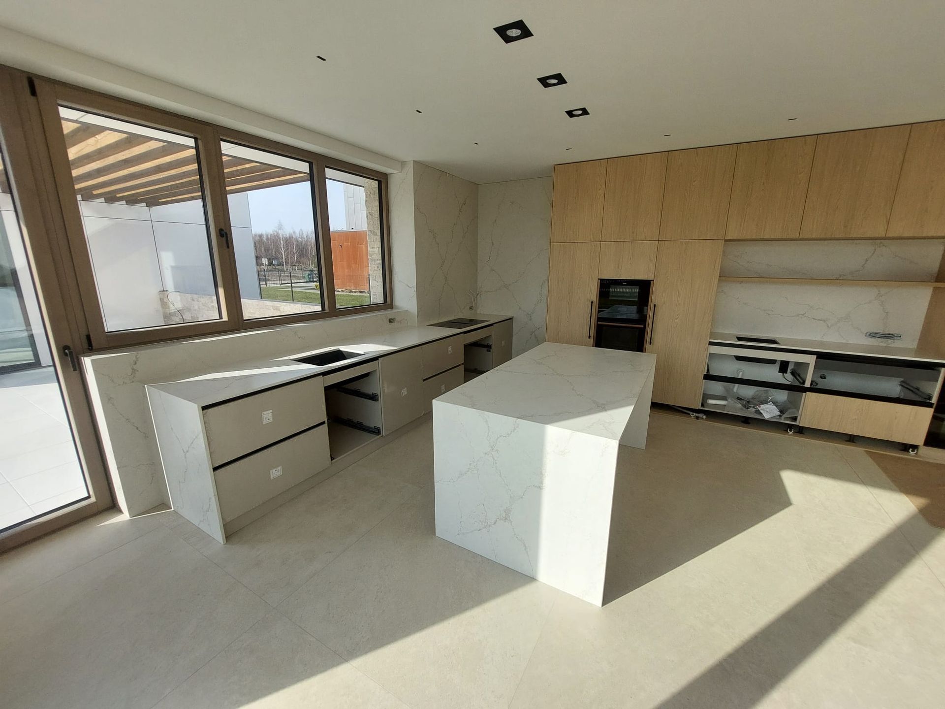 Akmens grīdas un sienas