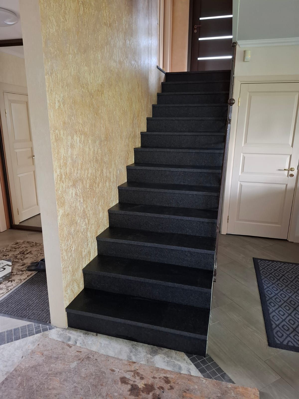 Dabīgā akmens pakāpieni