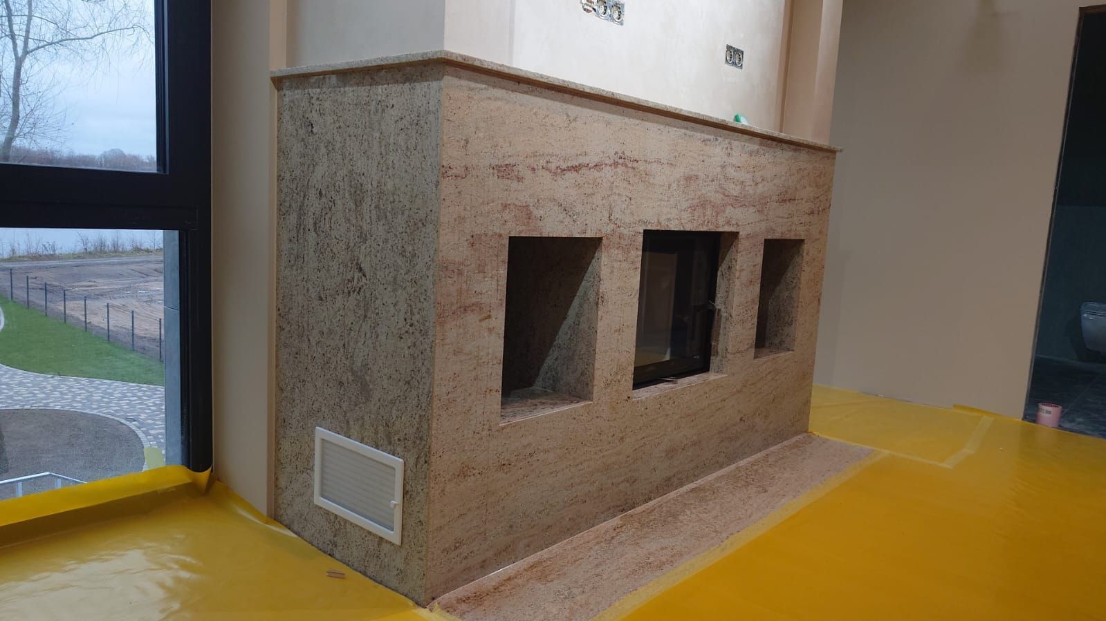 Individuāli darbi no dabīgā akmens 10