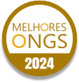 Um círculo dourado com as palavras melhores ongs 2024 nele.