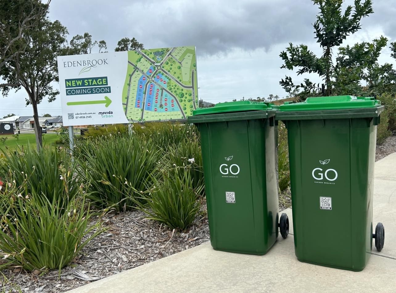 White Garbage Truck on a Wet Street — Bob’s Trailer Trash in Rockhampton, QLD