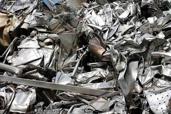 Pile Of Crushed, Shiny, Silver Scrap Metal — Bob’s Trailer Trash in Rockhampton, QLD