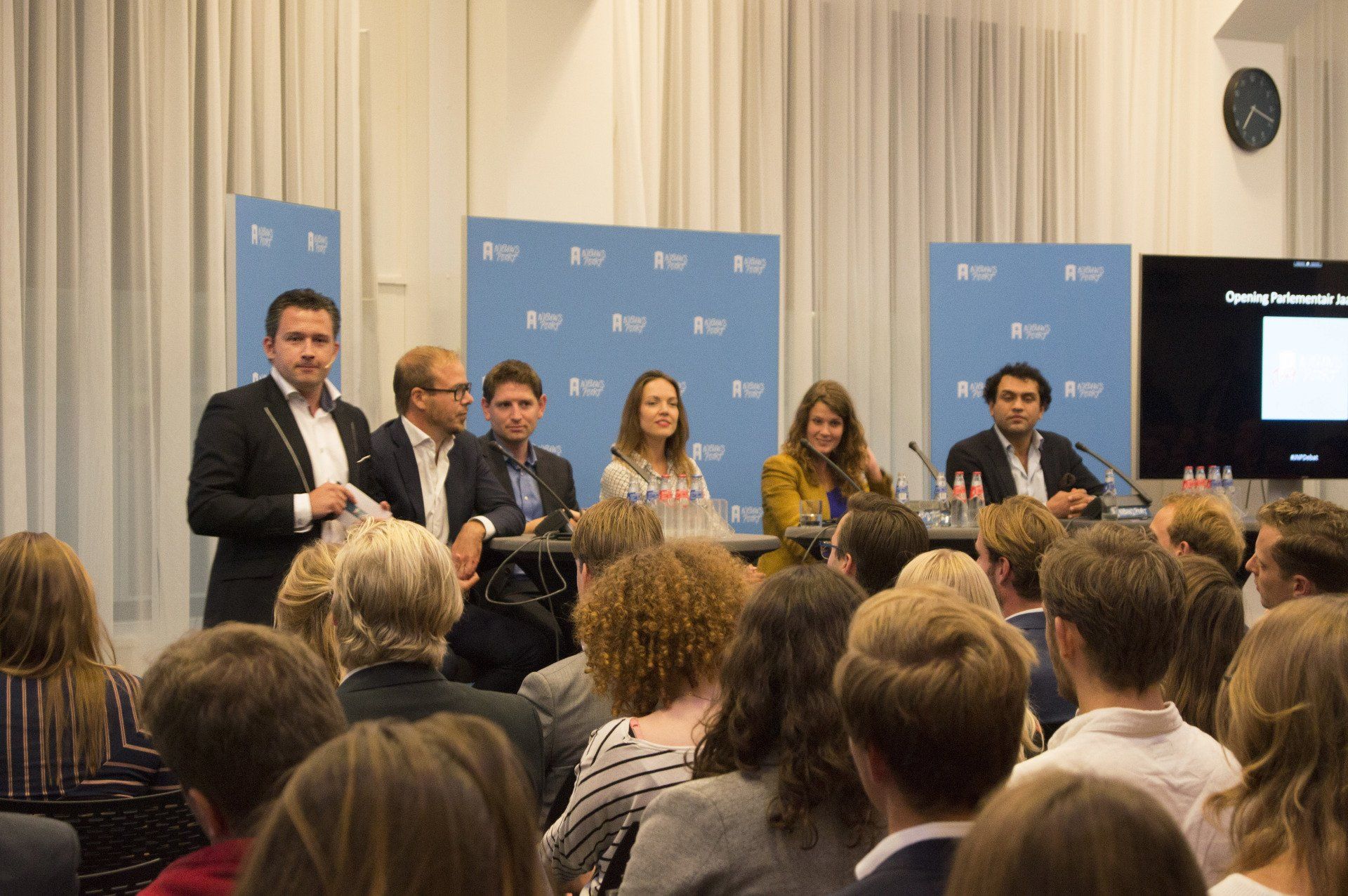 Modereren als dagvoorzitter met Milo bij Nieuwspoort.