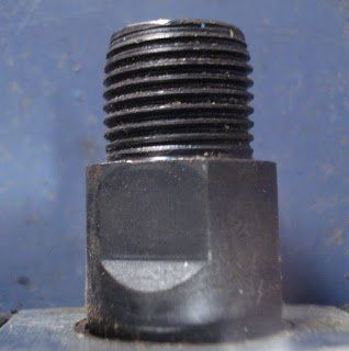 Identifying the right-hand pedal thread