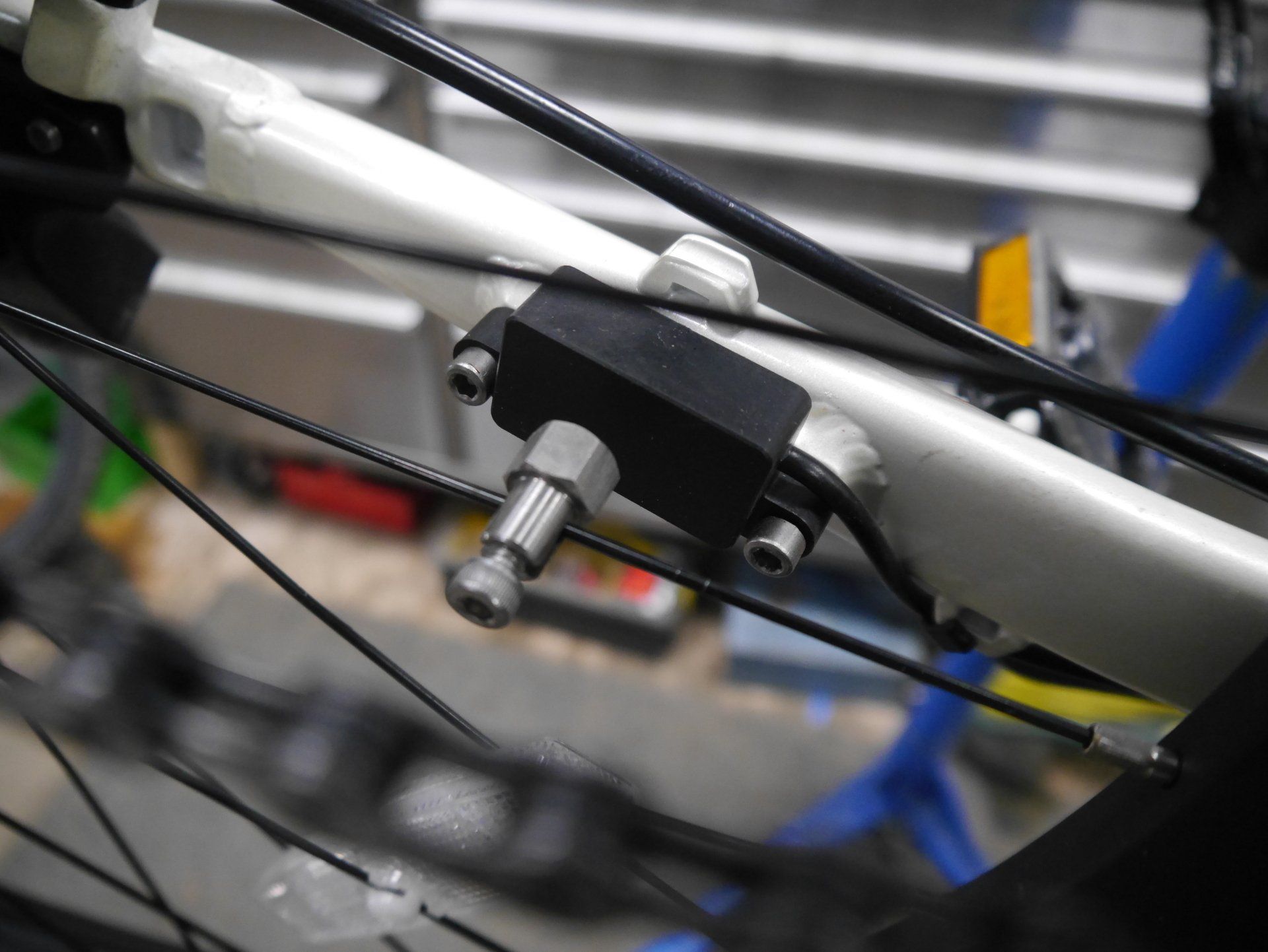 Speed sensor and magnet