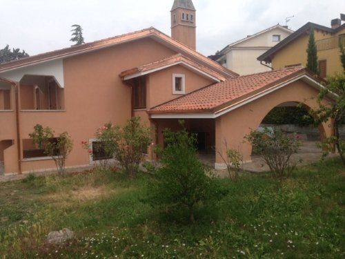 villetta con tetto ristrutturato