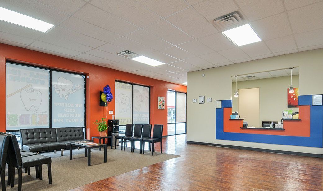 Dental Zone-Cleburne-Texas Waiting room and front desk