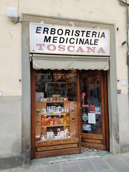 ingresso erboristeria medicinale toscana