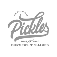 Um logotipo em preto e branco para picles, hambúrgueres e milk-shakes.