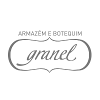 Um logotipo em preto e branco para uma empresa chamada granel.