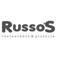 O logotipo do restaurante e pizzaria russo é preto e branco.