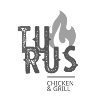 Um logotipo em preto e branco para um restaurante de frango e grelhados.