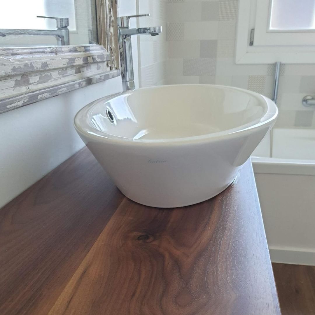 piano bagno e lavandino