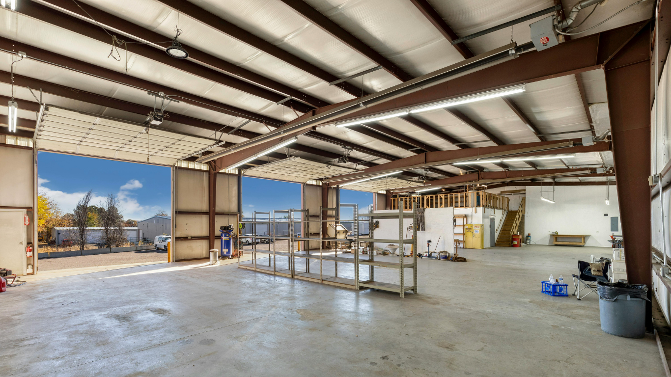Gemstone Construction Metal warehouse construction
