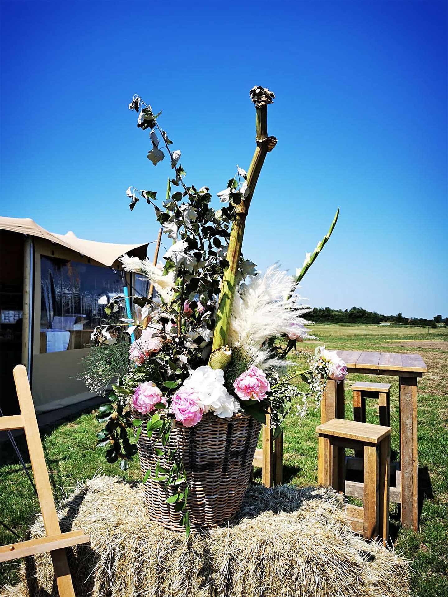 Bloemennis aankleding en decoratie