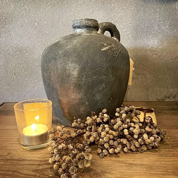 Bloemennis sfeervolle kruik betonlook